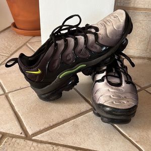 Nike Air Vapormax Plus Neon 95